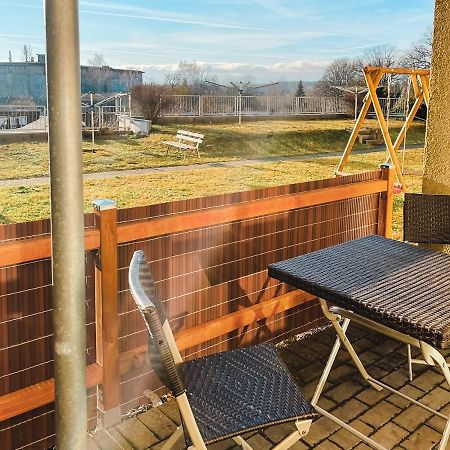 Schoene Wohnung, Eigene Terrasse, Privater Parkplatz, Wi-Fi, Waschmaschine, 3P Chemnitz Bagian luar foto