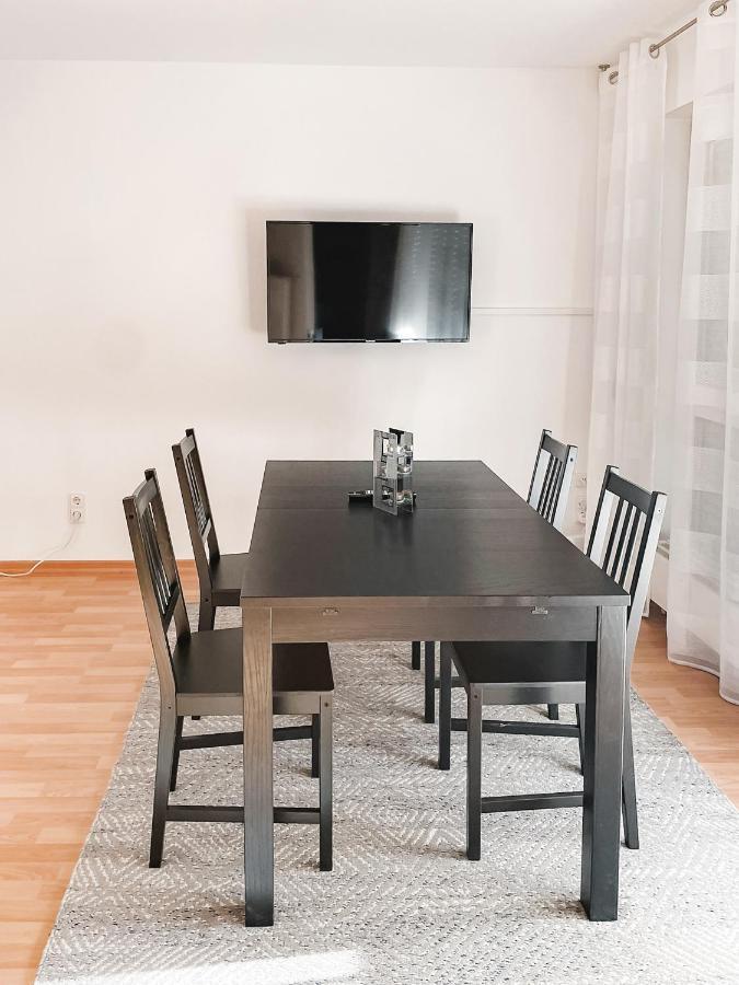 Schoene Wohnung, Eigene Terrasse, Privater Parkplatz, Wi-Fi, Waschmaschine, 3P Chemnitz Bagian luar foto