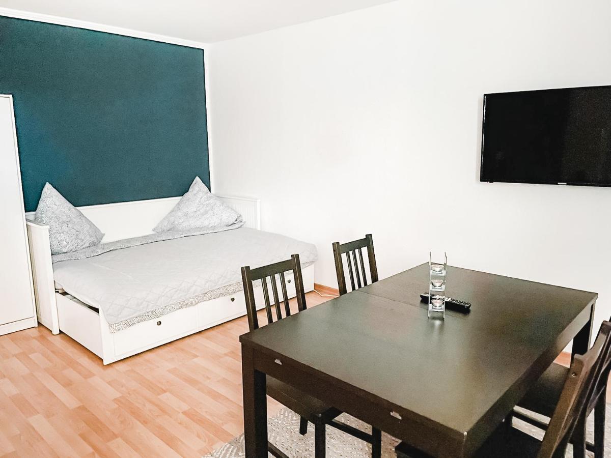 Schoene Wohnung, Eigene Terrasse, Privater Parkplatz, Wi-Fi, Waschmaschine, 3P Chemnitz Bagian luar foto